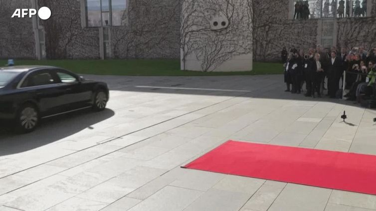 Carlo III in Germania, Scholz accoglie il re in Cancelleria