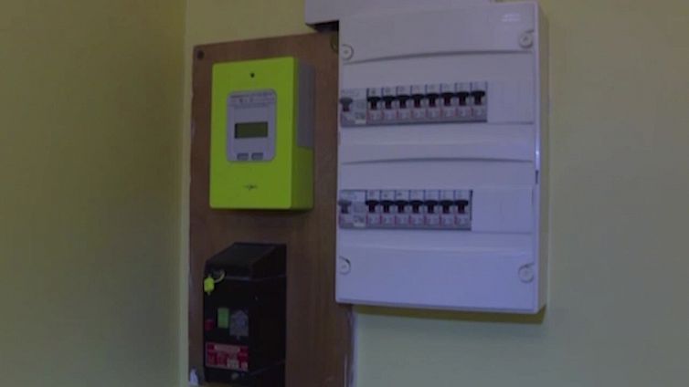 Bolletta della luce giu' del 55% nel secondo trimestre