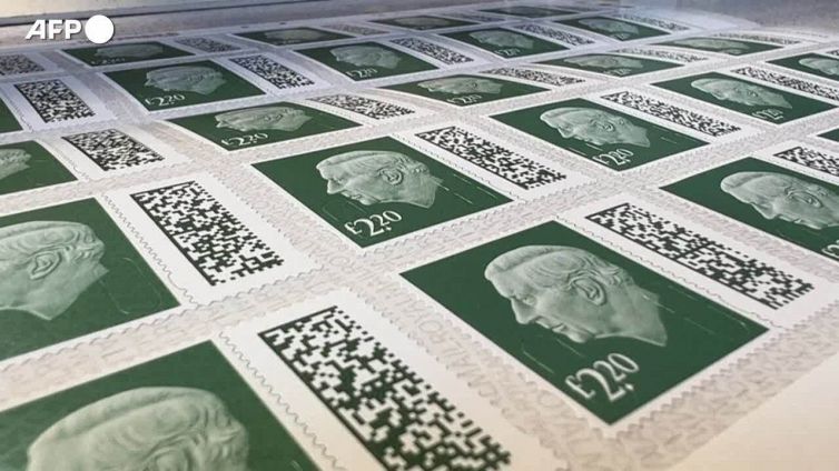 Regno Unito, da oggi in vendita i francobolli con re Carlo