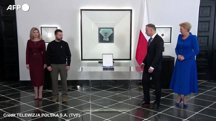 Ucraina, a Zelensky il piu' alto riconoscimento della Polonia