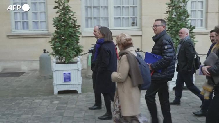Fumata nera sulle pensioni, la Francia torna in piazza