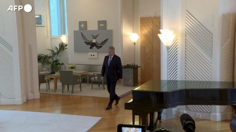 Finlandia, Sanna Marin presenta le dimissioni del suo governo al presidente Niinisto