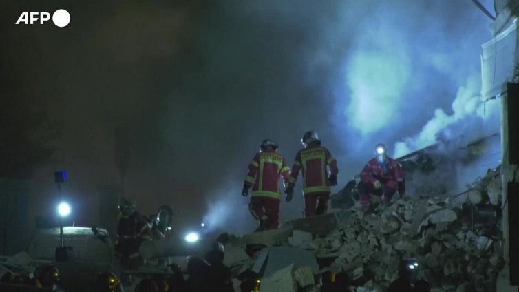 Francia, crolla un condominio di quattro piani in centro a Marsiglia