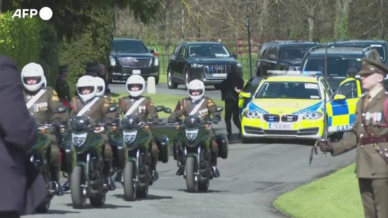 Dublino, Biden accolto dal presidente irlandese Higgins