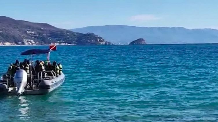 Show di una megattera al largo di Noli, spettacolari evoluzioni in acqua