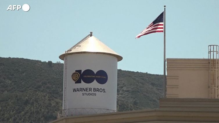 La Warner Bros ha compiuto 100 anni