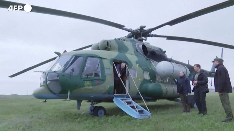 Putin visita le zone occupate, anche Zelensky al fronte