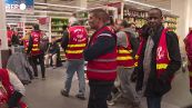 Francia: riforma pensioni, manifestanti occupano un supermercato vicino Parigi