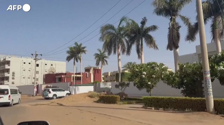 Sudan, civili evacuati da Khartoum