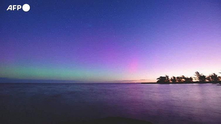 Nuova Zelanda, una spettacolare aurora australe ripresa in timelapse