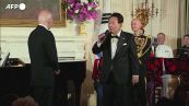 Usa, il presidente sudcoreano Yoon incanta Biden con le sue doti canore