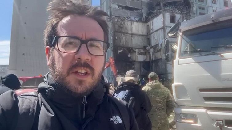 Ucraina, a Uman si scava sotto le macerie alla ricerca di sopravvissuti