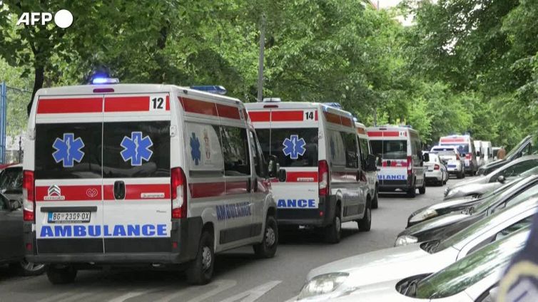 Studente 14enne spara in una scuola di Belgrado, 9 vittime