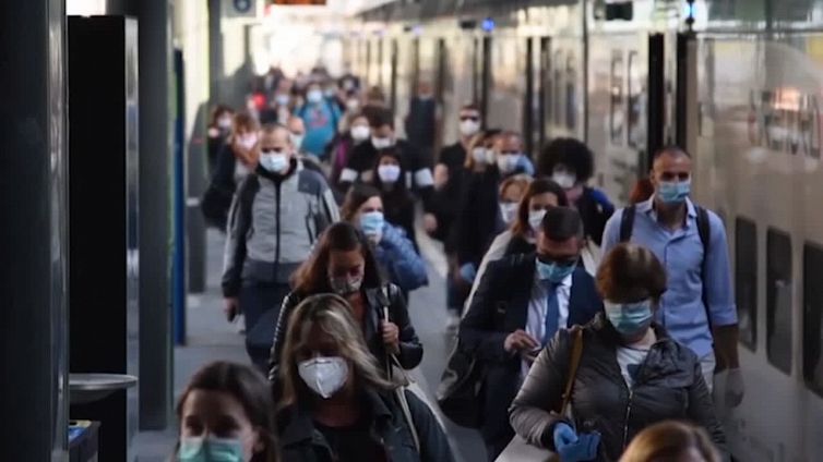 Vince la prudenza, le mascherine in studi e reparti