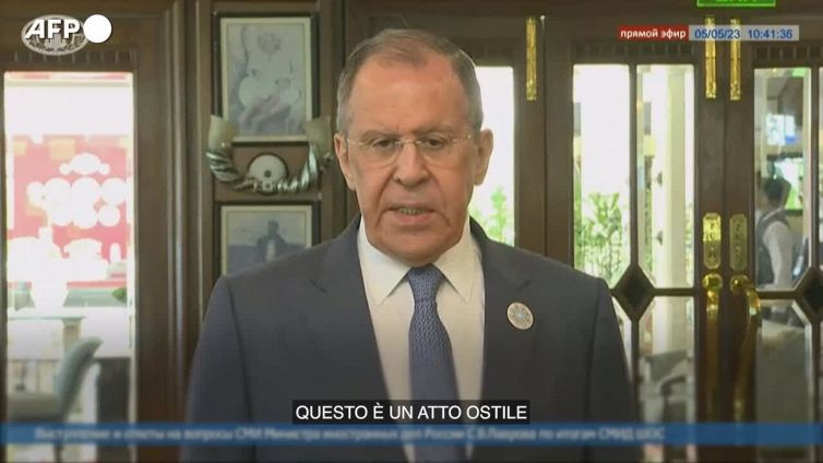 Russia, Lavrov: "Risponderemo con passi concreti ad attacco con droni al Cremlino"