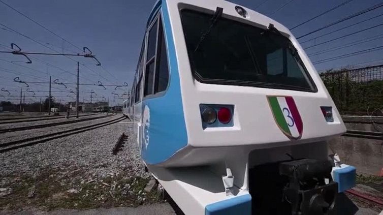 Scudetto Napoli, arriva il treno della Circumvesuviana "Scusate il ritardo"