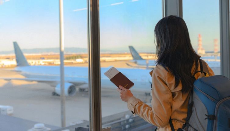 Come risparmiare su aerei, bus e treni il trucco dell'orario