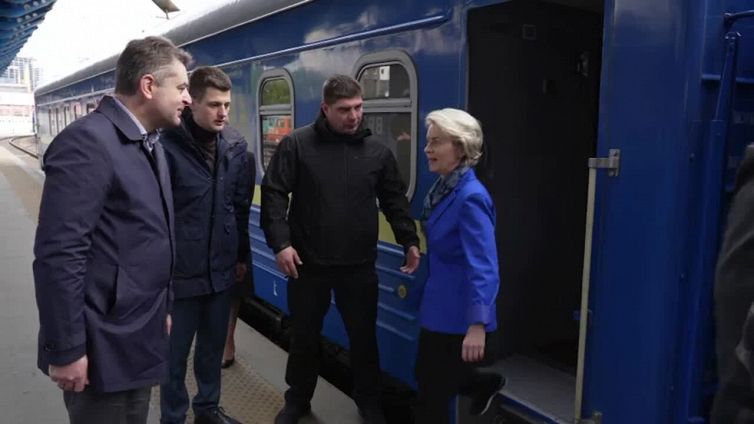 Giornata dell'Europa, Von der Leyen arriva a Kiev