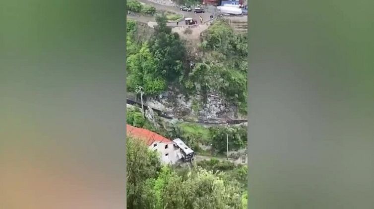 Precipita un autobus a Ravello, morto l'autista