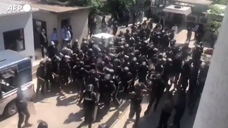 Arrestato l'ex premier pachistano Imran Khan Udienza in un tribunale ad Islamabad