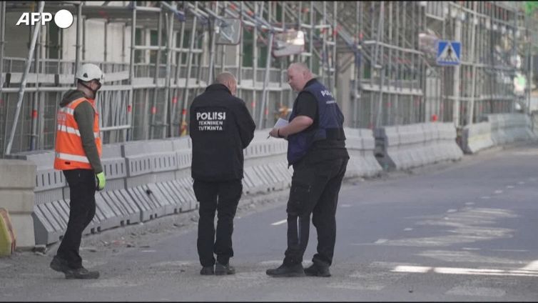 Finlandia, crolla un ponte pedonale: anche bambini tra i feriti