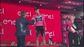 Giro d'Italia, la premiazione del danese Pedersen