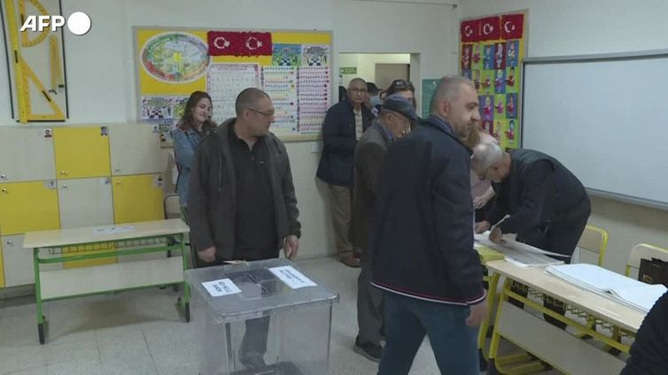 Seggi aperti in Turchia, al via le elezioni parlamentari e presidenziali