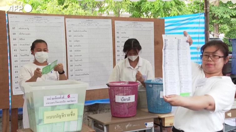 L'opposizione trionfa in Thailandia ma il governo e' un rebus