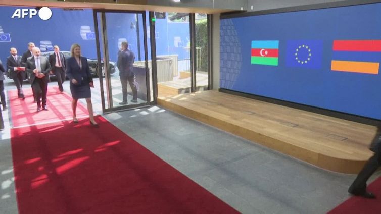 Armenia e Azerbaigian guardano all'Ue per la pace
