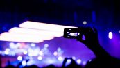 Fotocamere degli smartphone rovinate dai laser ai concerti