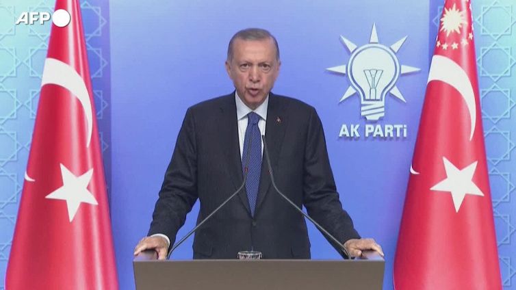 Erdogan incassa il sostegno di Ogan e vede la vittoria