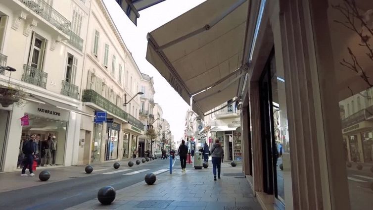 Cannes, lontano dal red carpet: "Le Ravissement"