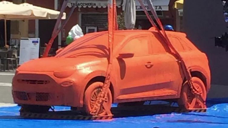 Nuova Fiat 600 reginetta nel Golfo dei Poeti