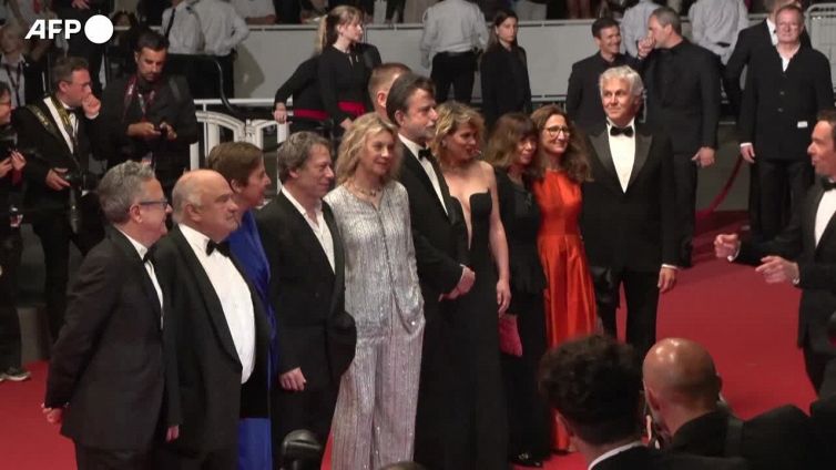 Cannes, red carpet con balletto per Moretti e il suo cast