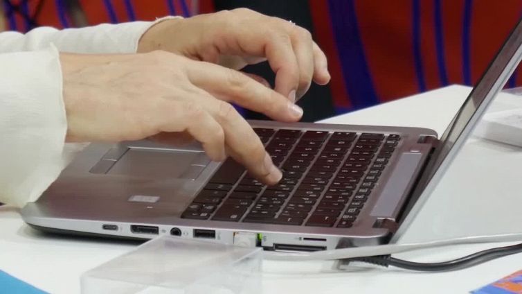 Nel settore pubblico stipendi come nel privato. Anzi, maggiori