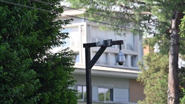 Iran, Pd: "Ambasciata a Roma monta telecamera su una forca"