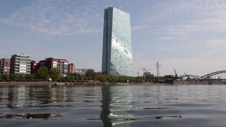 Bce avverte: "La stabilita' finanziaria rischia"