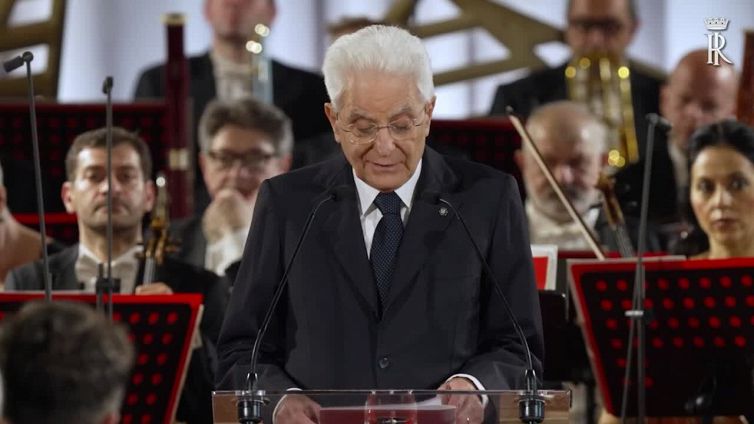Mattarella: "Per Ucraina si cerchi una pace giusta"