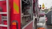 Roma, a fuoco un palazzo in zona Colli Aniene: morto un uomo