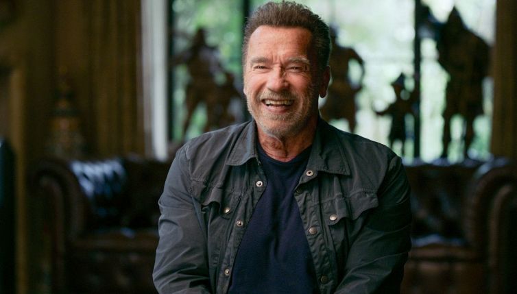 Arnold Schwarzenegger si mette a nudo e svela i suoi segreti