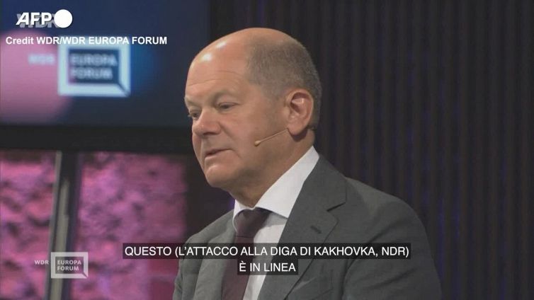 Ucraina, Scholz: "Con attacco a diga la guerra ha una nuova dimensione"