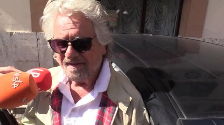 Grillo all'incontro coi vertici del M5S