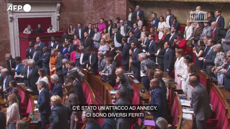 Attacco ad Annecy, un minuto di silenzio in Assemblea Nazionale