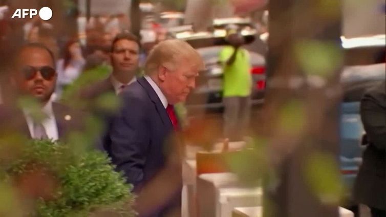 Trump va avanti: dopo l'incriminazione, due comizi elettorali