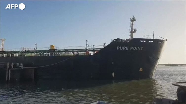 Pakistan, nave con greggio russo attracca al porto di Karachi