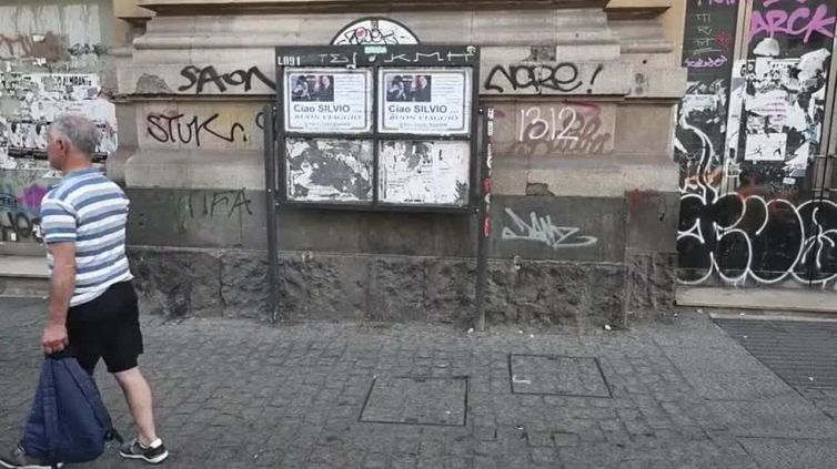 A Napoli manifesti funebri per Berlusconi