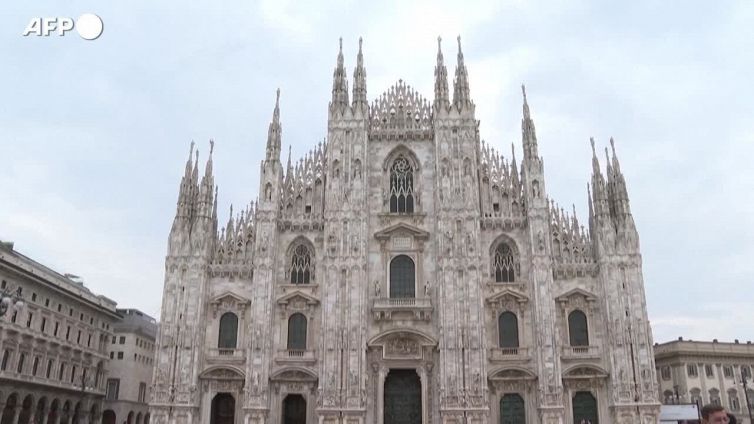 Da tutta Italia per l'ultimo saluto a Berlusconi, "era un dovere"