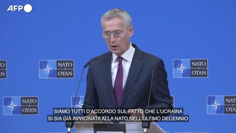 Stoltenberg: "Lavoriamo per un consiglio Nato-Ucraina al vertice di Vilnius, con Zelensky"