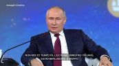 Berlusconi, Putin chiede un minuto di silenzio al Forum di San Pietroburgo