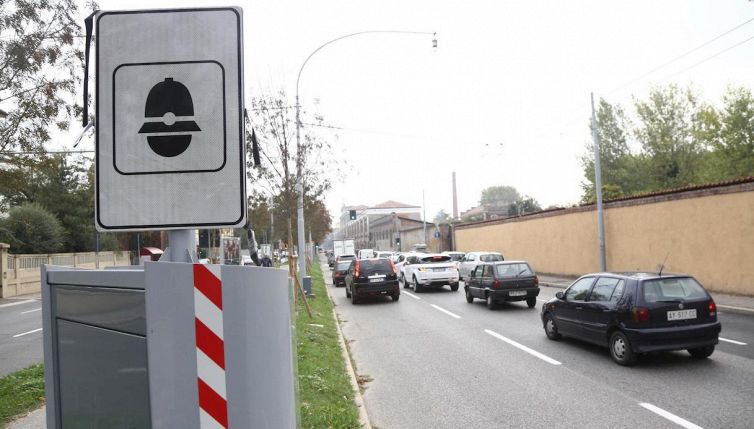 Bologna è la prima città a 30 km/h: la mappa dei nuovi limiti di velocità
